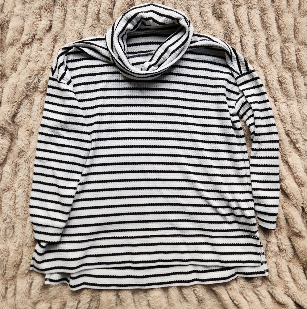 Womens black and white cowl neck pull over Waffle